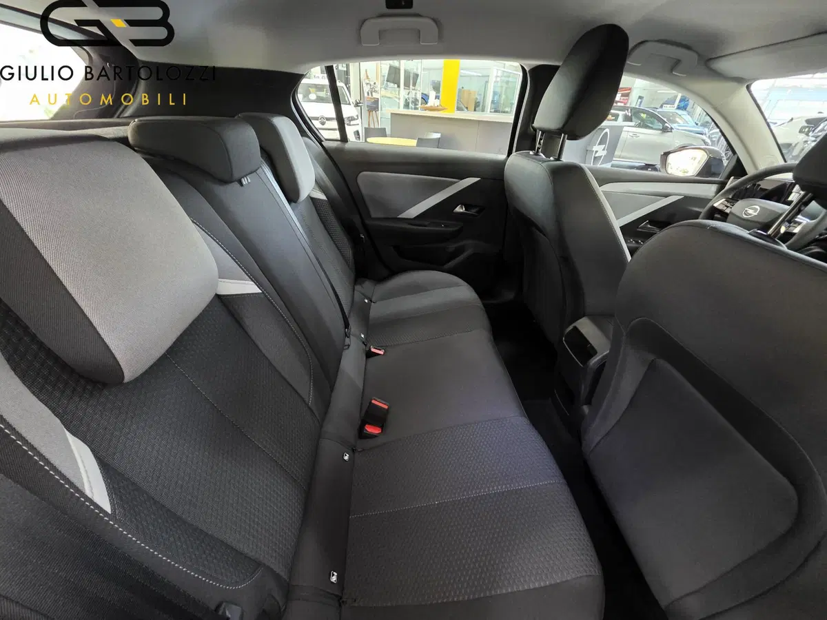 Opel Astra nuova a Prato (11)