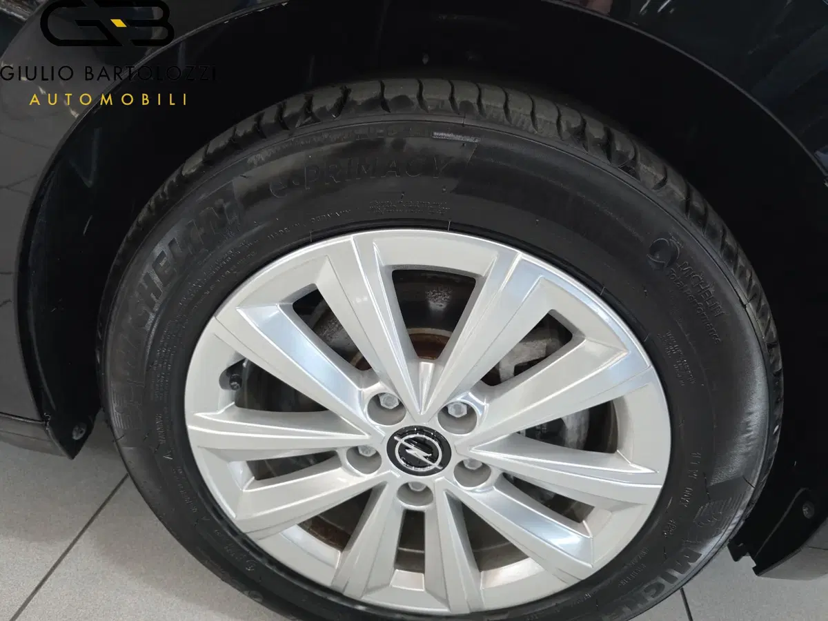 Opel Astra nuova a Prato (12)