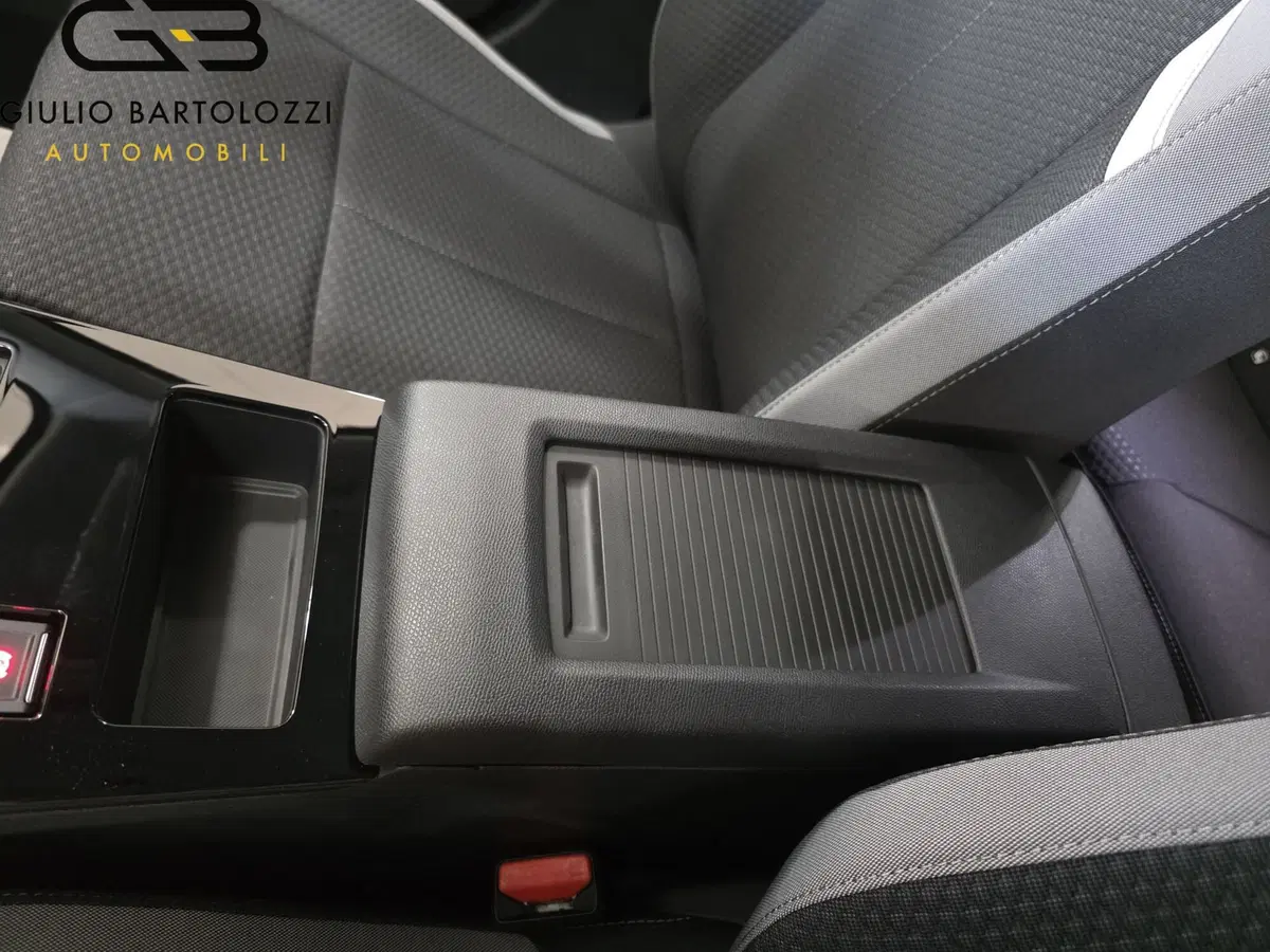 Opel Astra nuova a Prato (20)