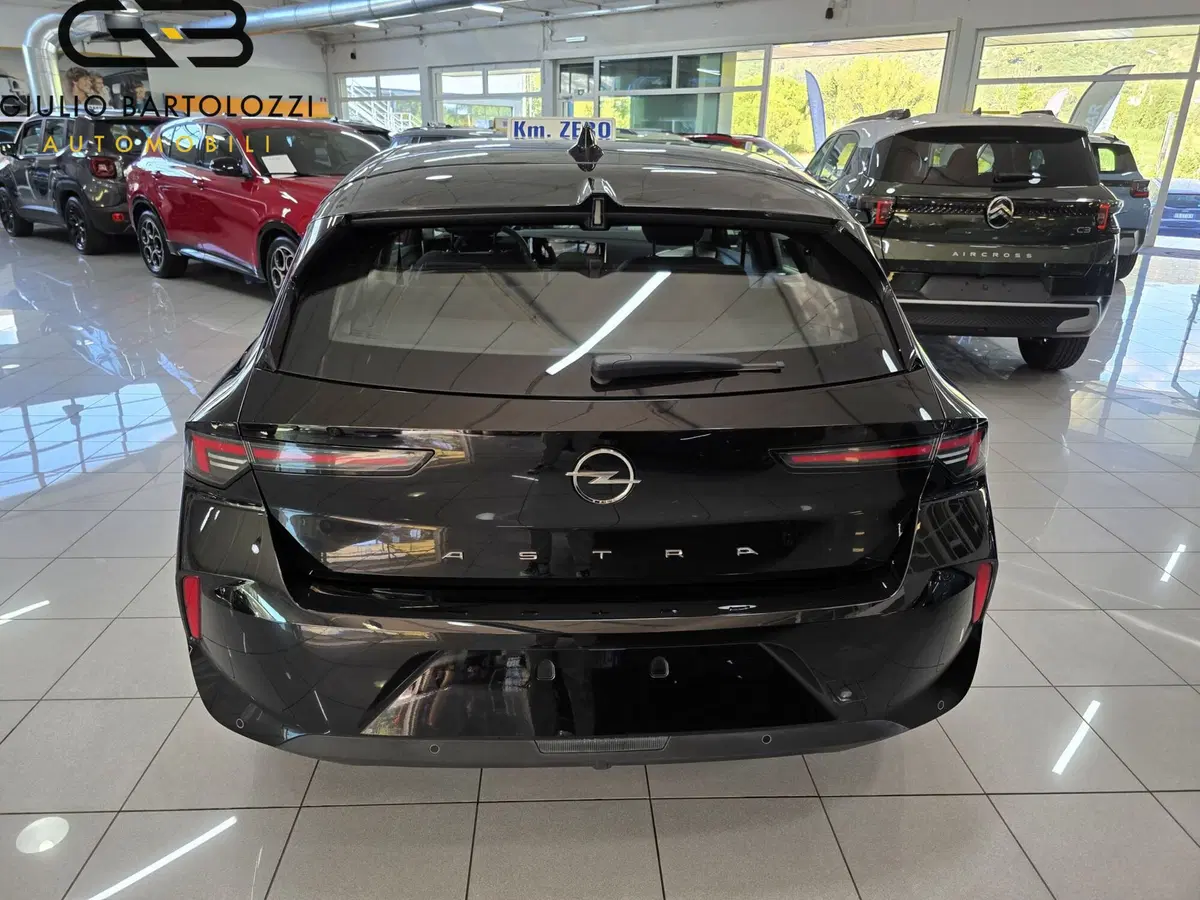 Opel Astra nuova a Prato (5)