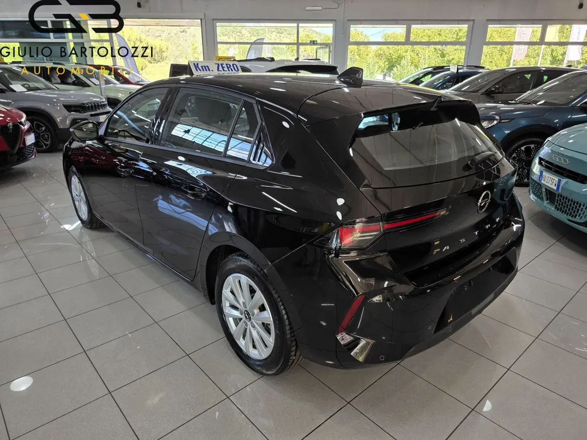 Opel Astra nuova a Prato (6)