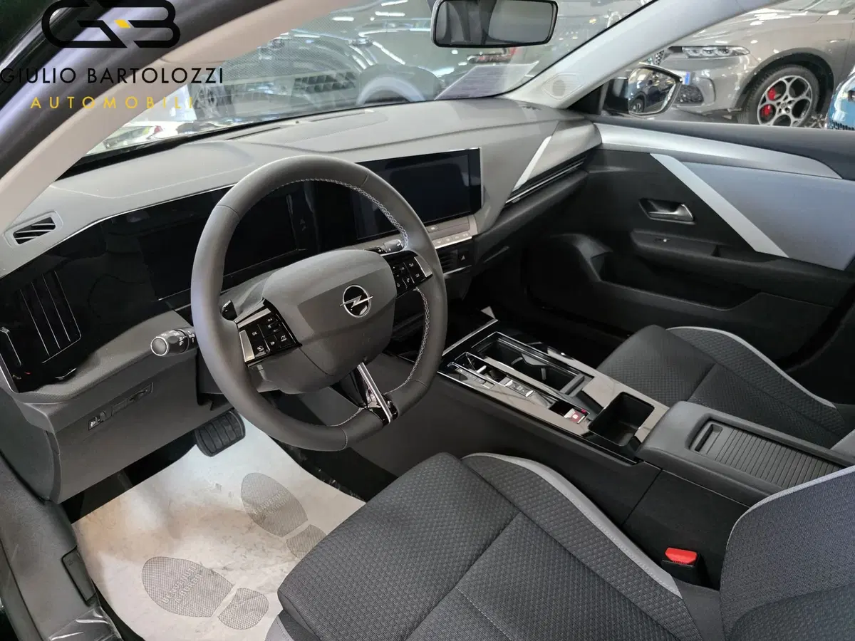 Opel Astra nuova a Prato (9)