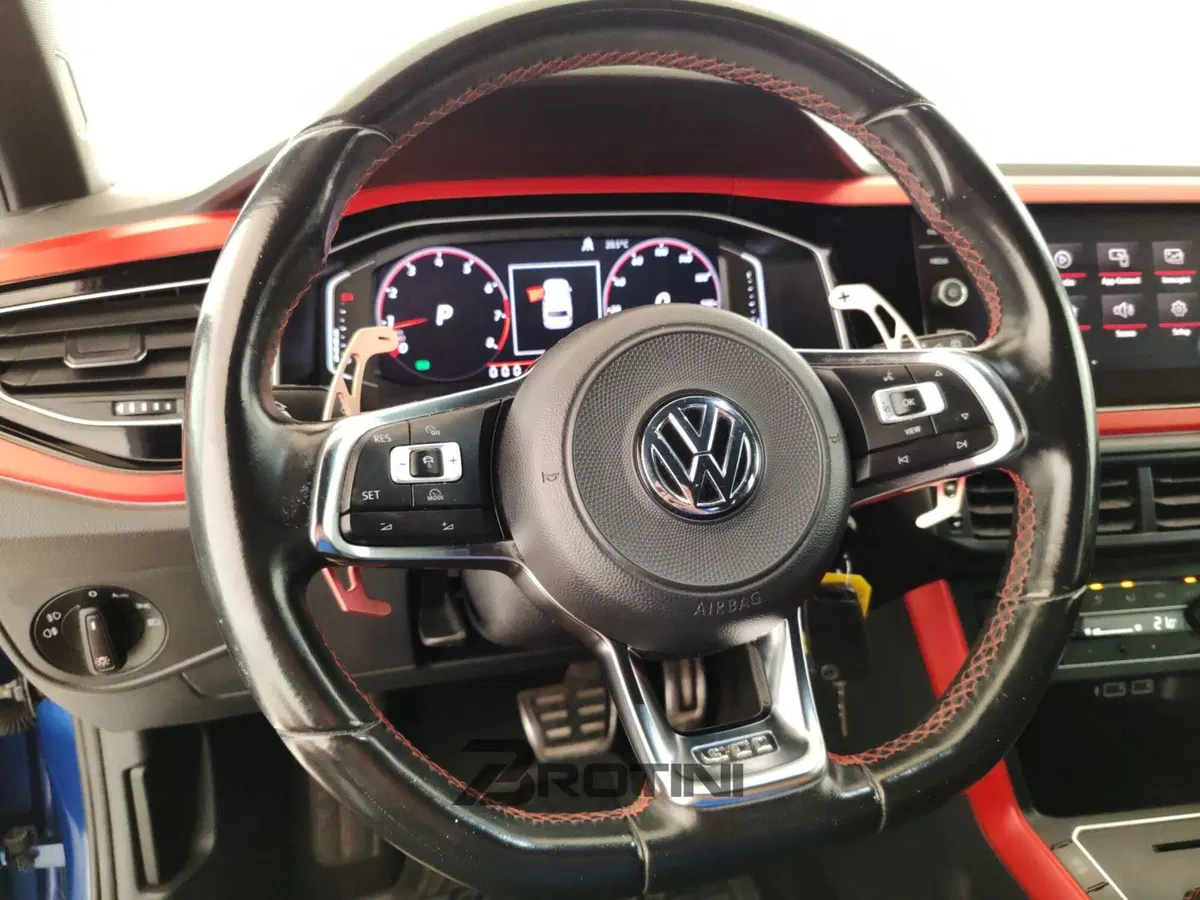 Volkswagen Polo usata a Massa-Carrara (12)