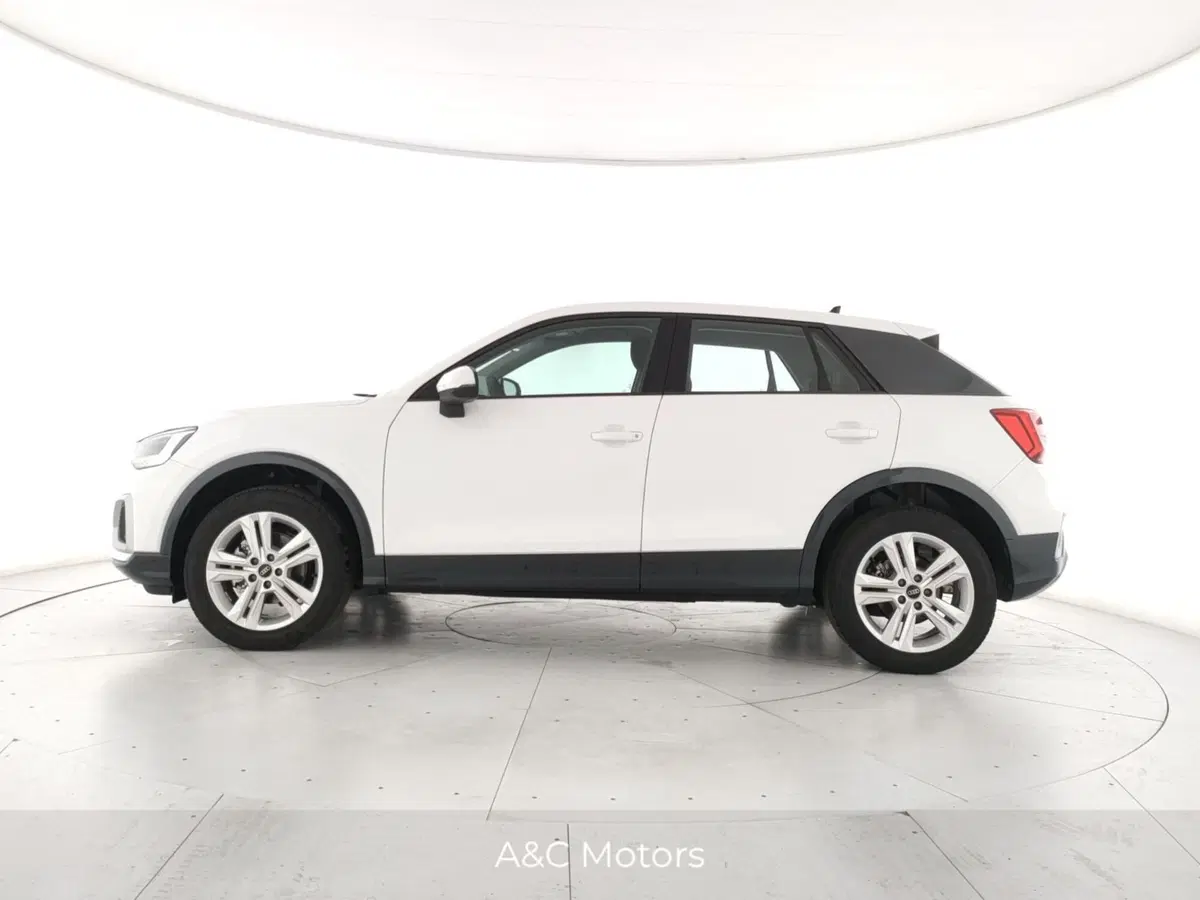 Audi Q2 nuova a Caserta (2)