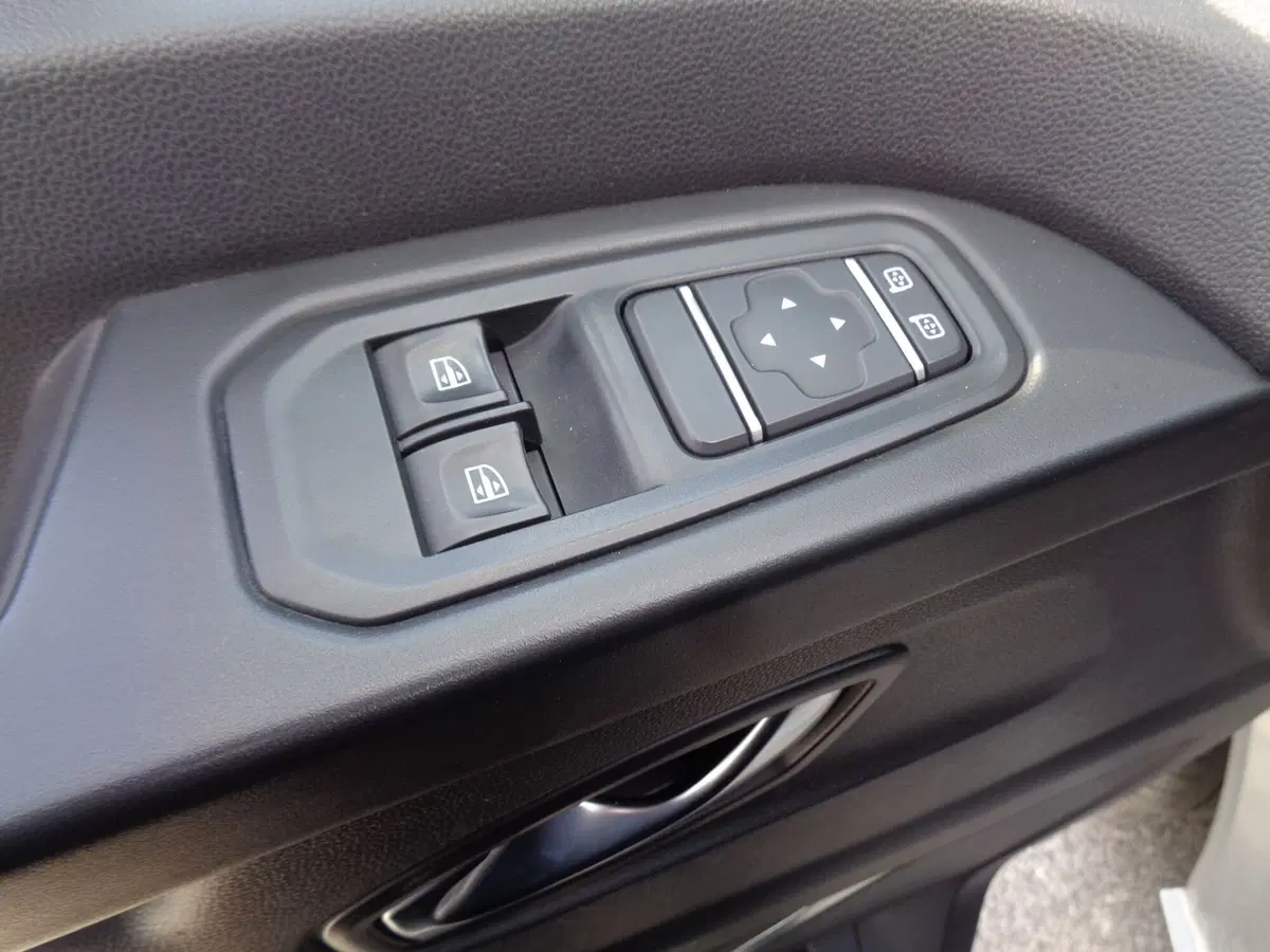 Nissan NV300 Furgone usata a Belluno (17)