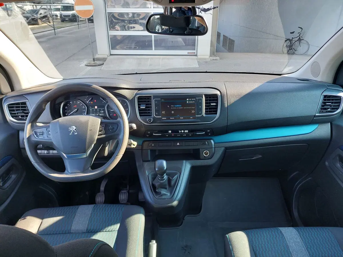 Peugeot Traveller usata a Treviso (11)