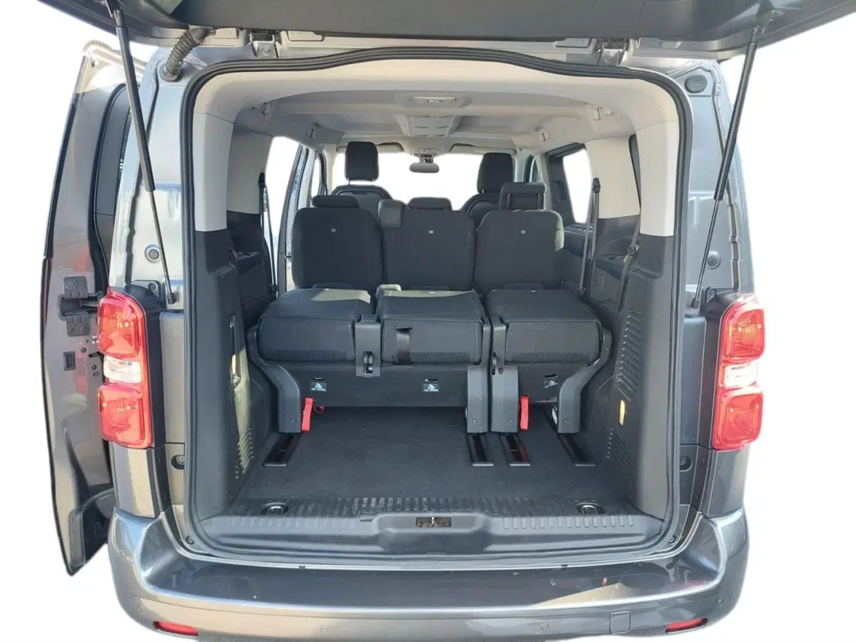 Peugeot Traveller usata a Treviso (15)