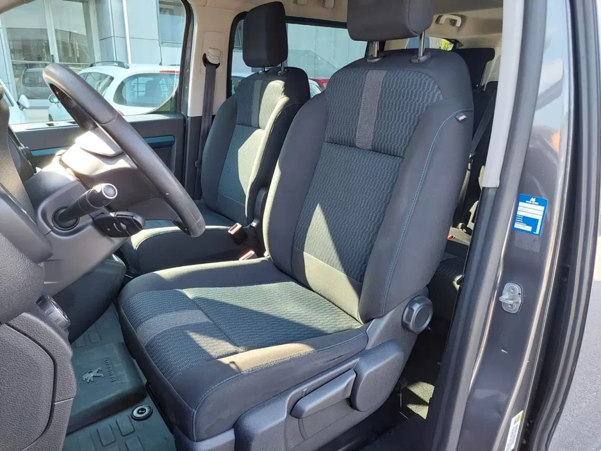 Peugeot Traveller usata a Treviso (7)