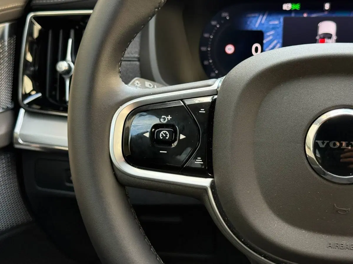 Volvo XC90 nuova a Palermo (11)