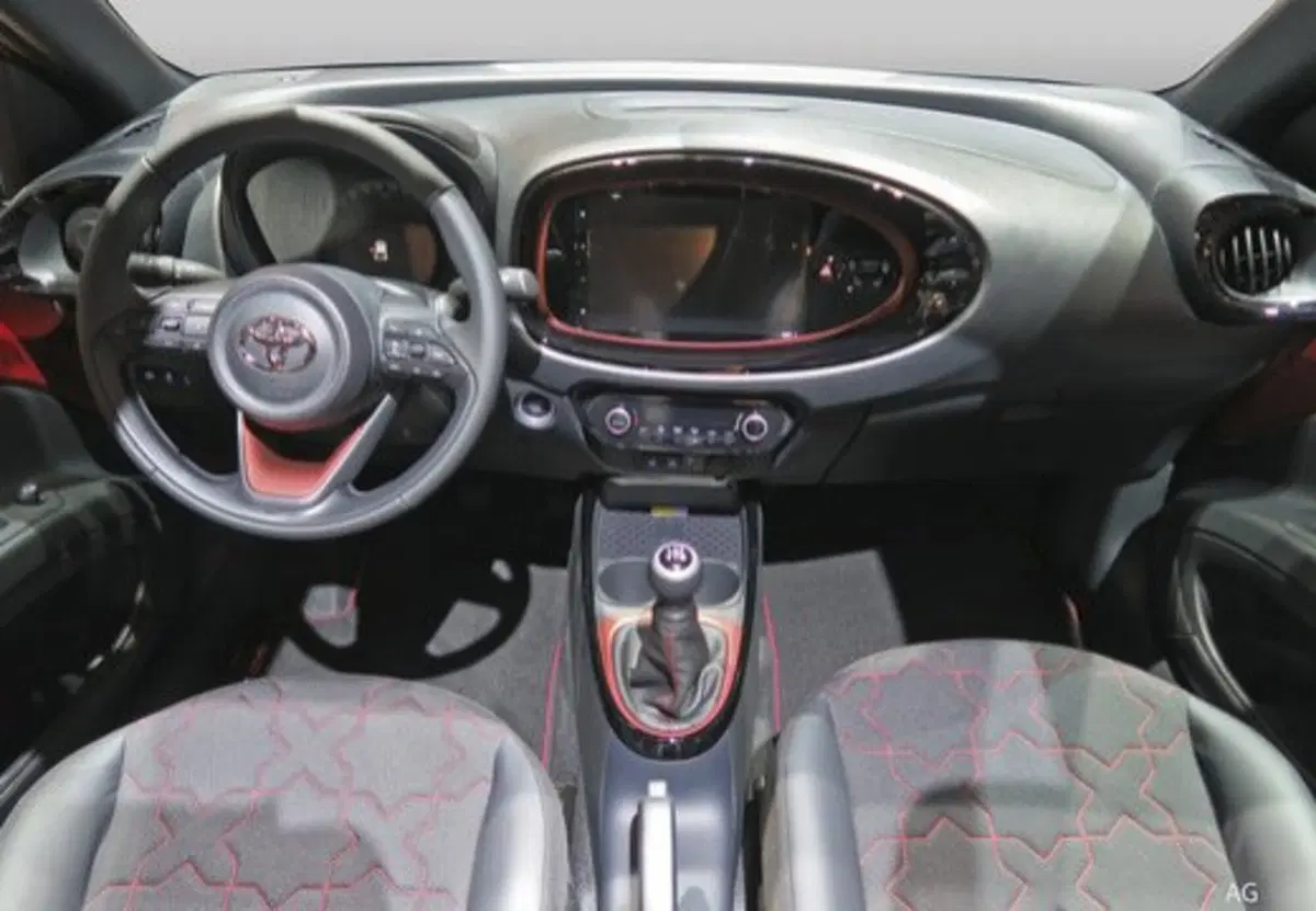 Toyota Aygo X usata a Palermo (12)
