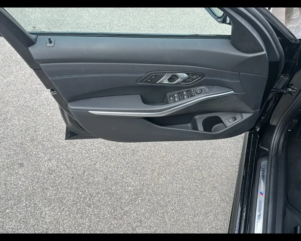 BMW Serie 3 Touring usata a Napoli (13)