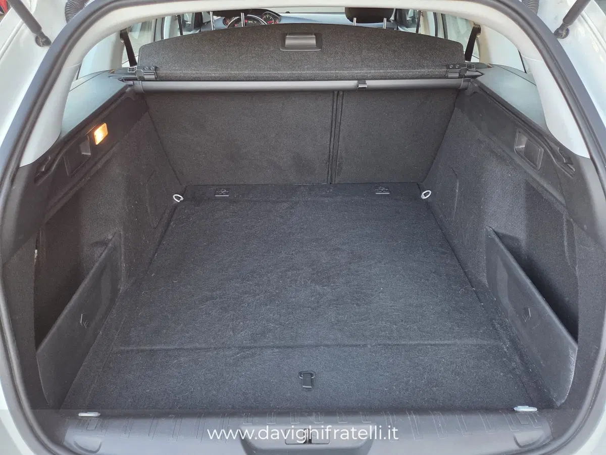 Peugeot 308 SW usata a Cremona (18)