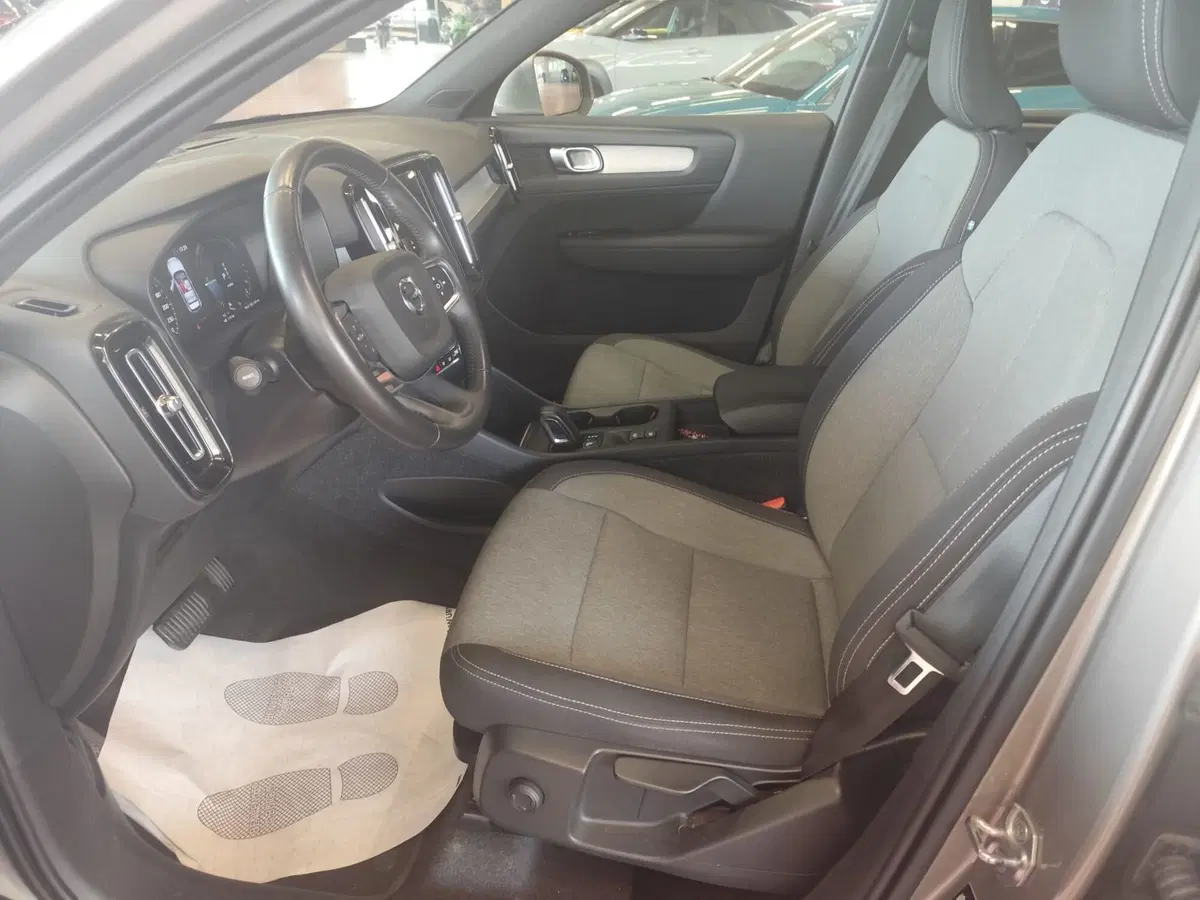 Volvo XC40 usata a Milano (14)