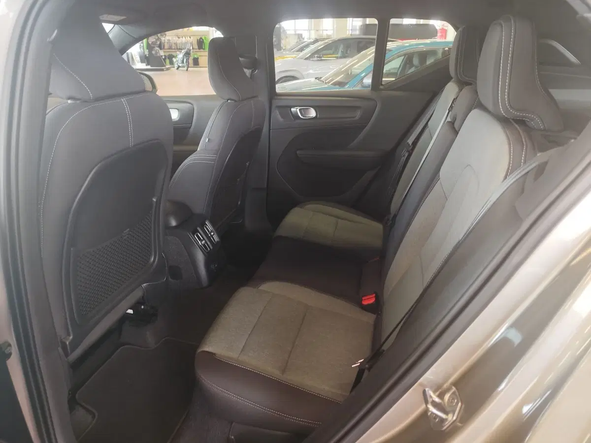Volvo XC40 usata a Milano (16)
