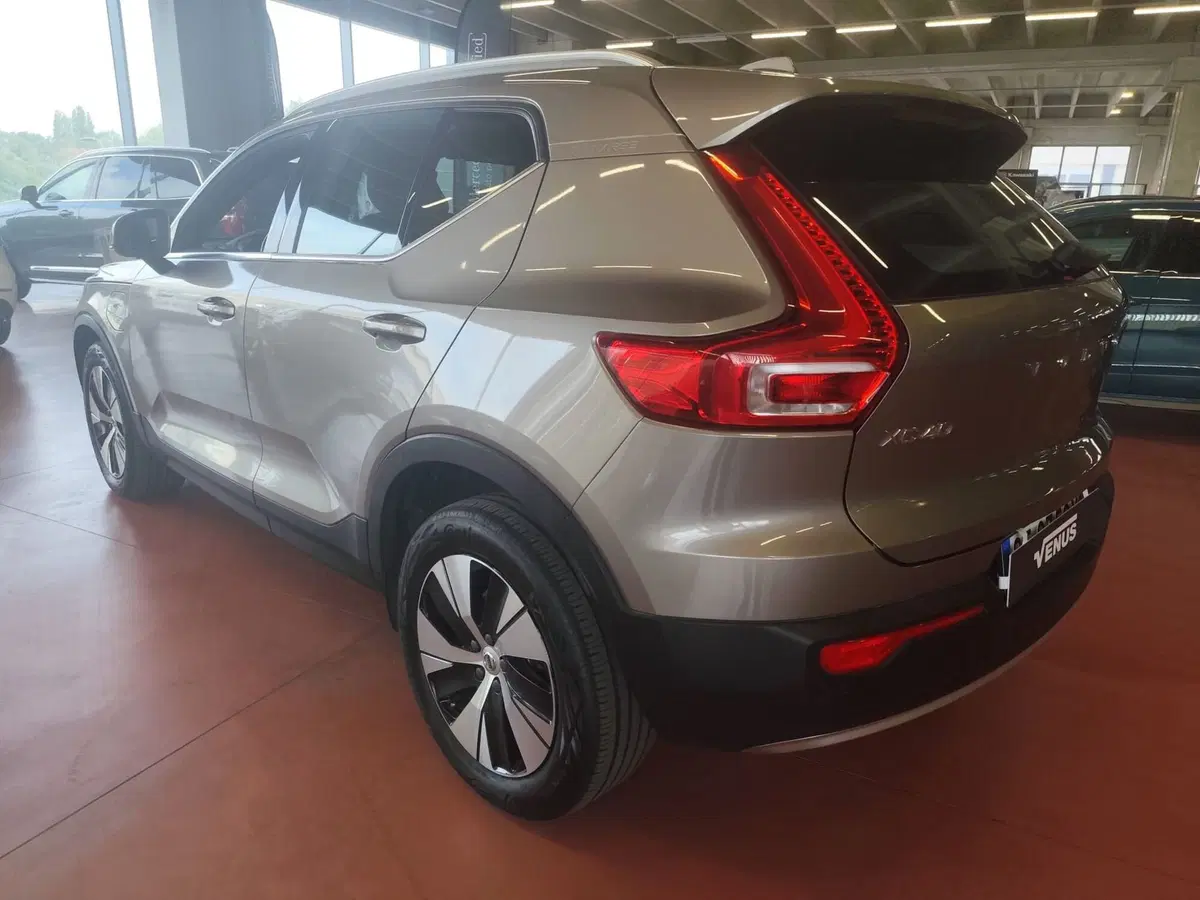 Volvo XC40 usata a Milano (4)