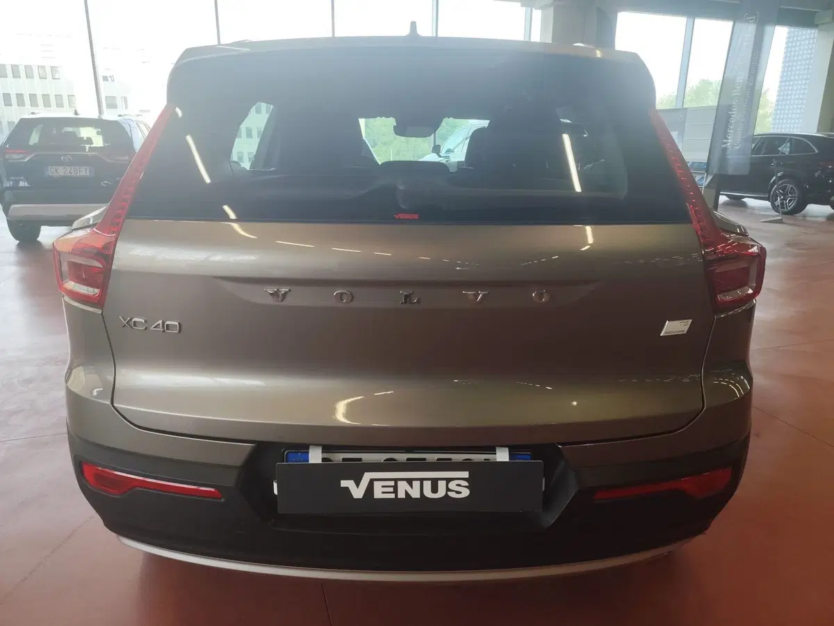 Volvo XC40 usata a Milano (5)