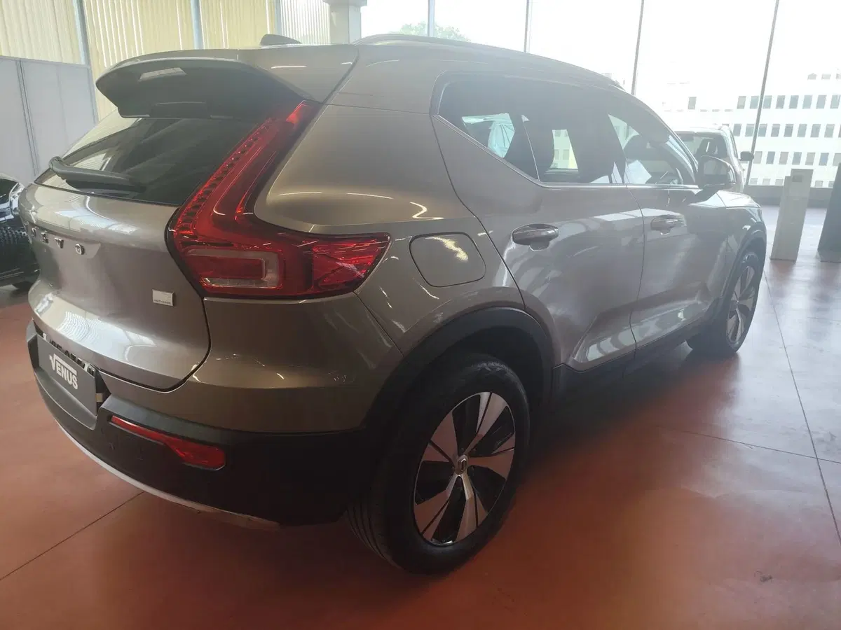 Volvo XC40 usata a Milano (6)
