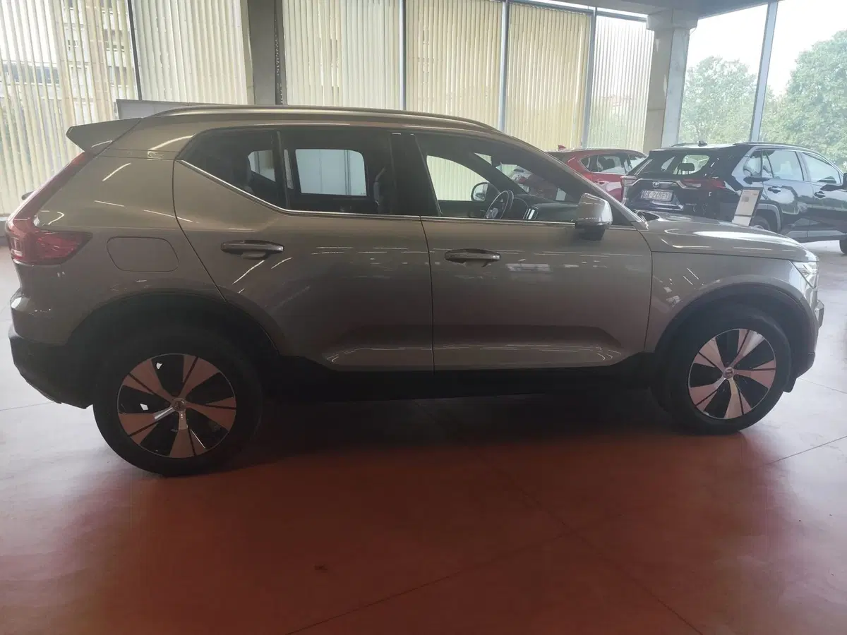 Volvo XC40 usata a Milano (7)