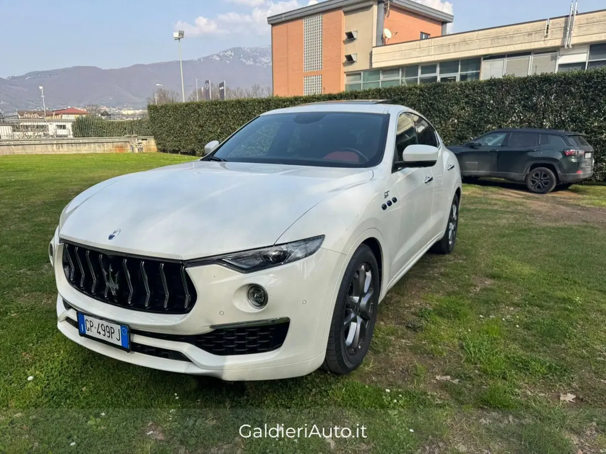Maserati Levante usata a Salerno