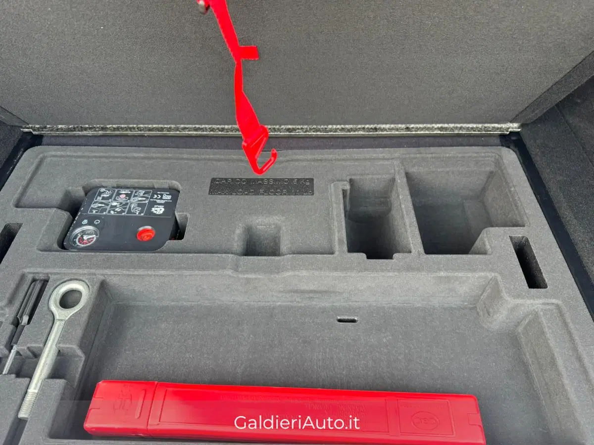 Maserati Levante usata a Salerno (10)