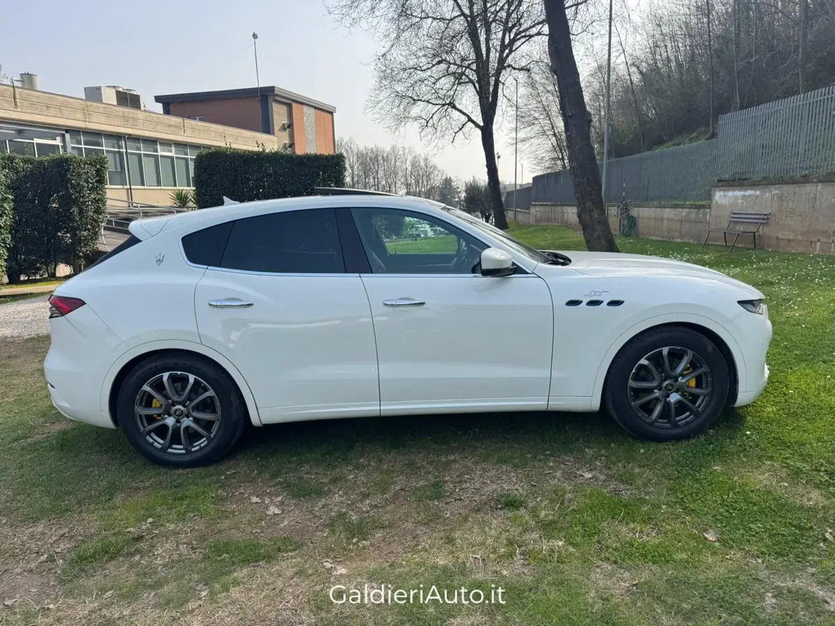 Maserati Levante usata a Salerno (12)