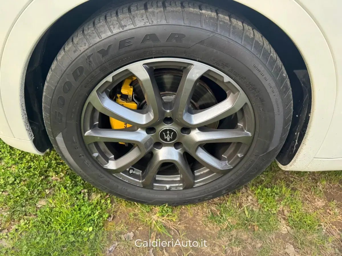 Maserati Levante usata a Salerno (15)