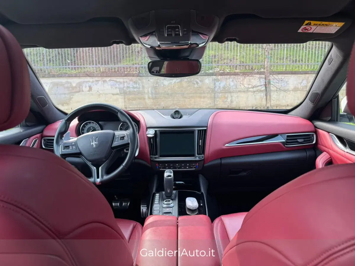 Maserati Levante usata a Salerno (19)