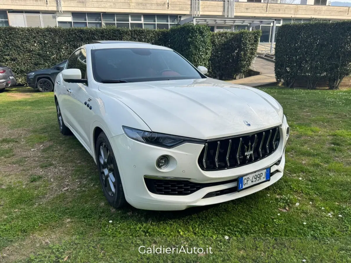 Maserati Levante usata a Salerno (3)