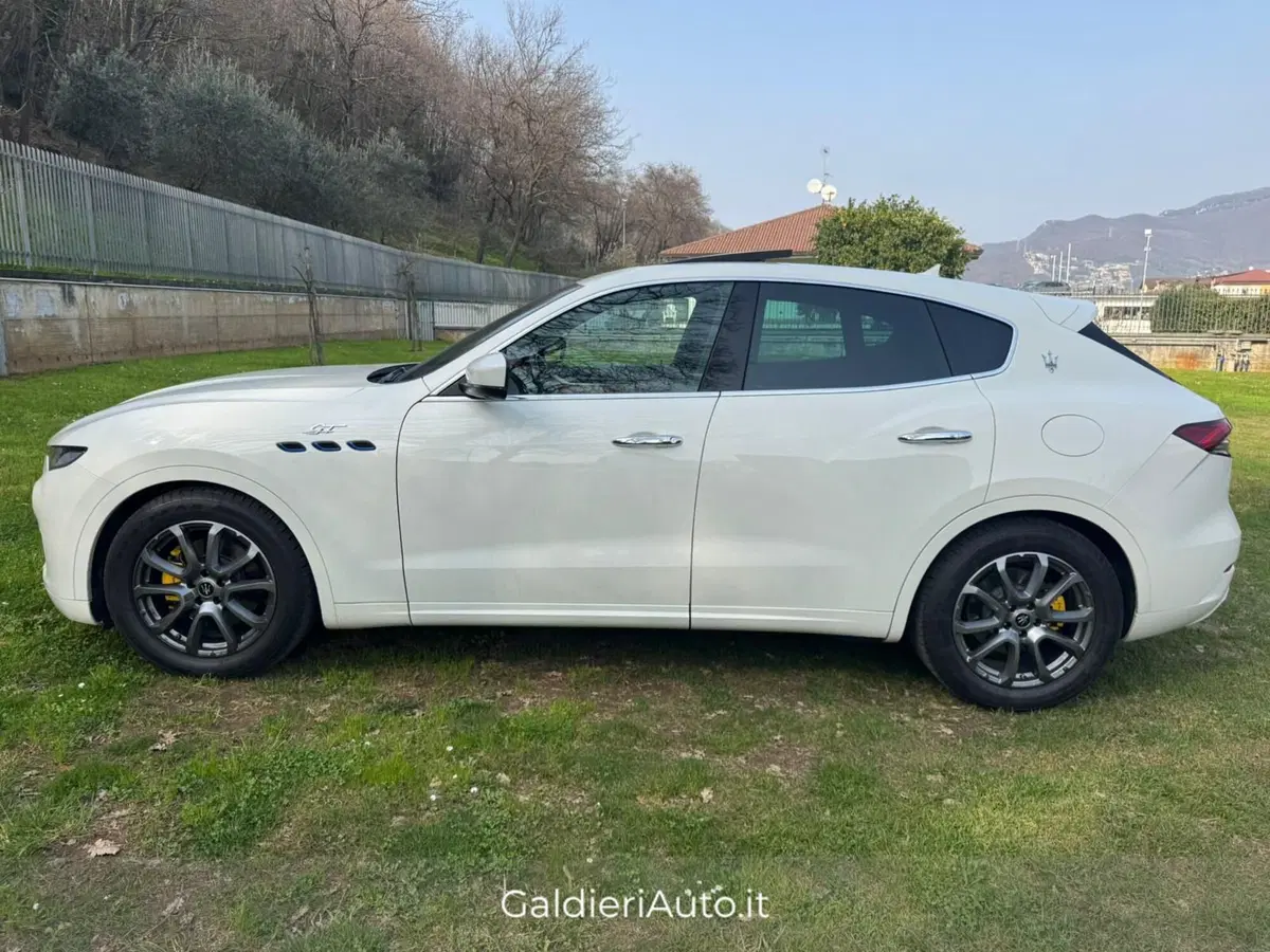 Maserati Levante usata a Salerno (4)