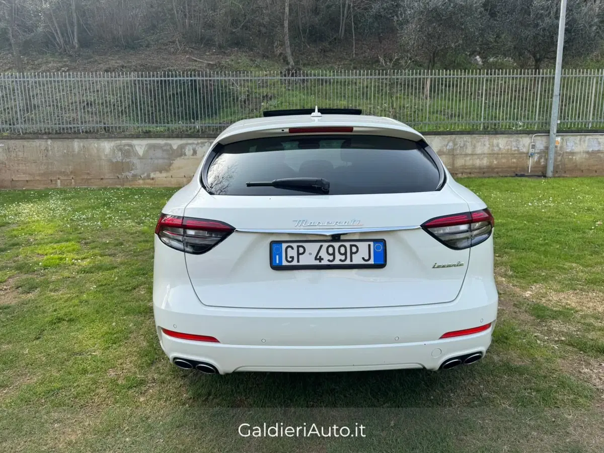 Maserati Levante usata a Salerno (6)