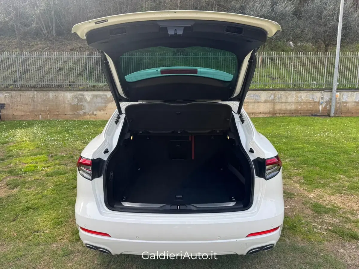 Maserati Levante usata a Salerno (8)