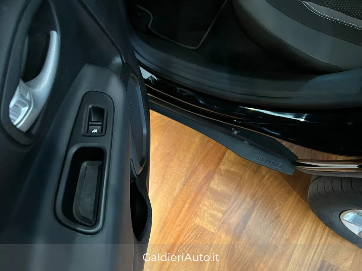 Jeep Renegade usata a Salerno (19)