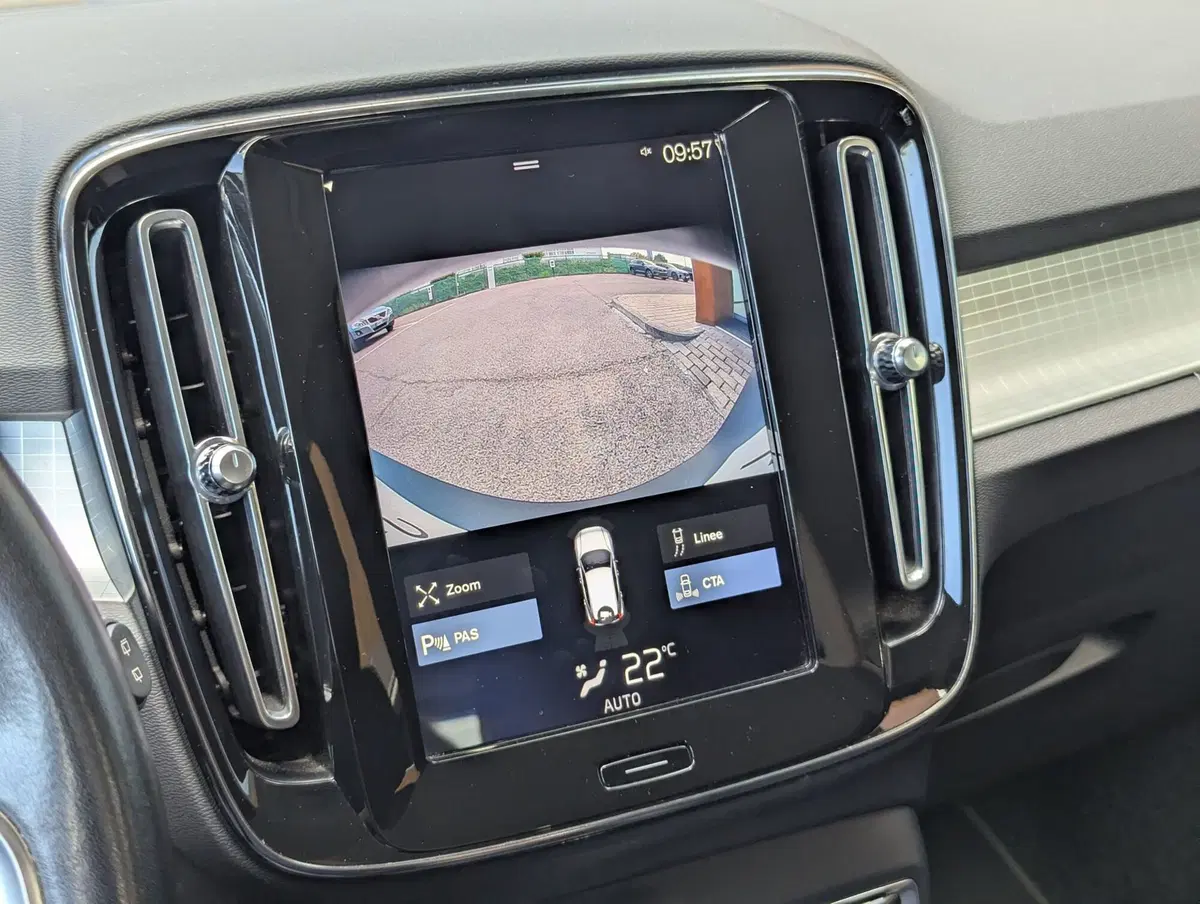 Volvo XC40 usata a Pescara (15)