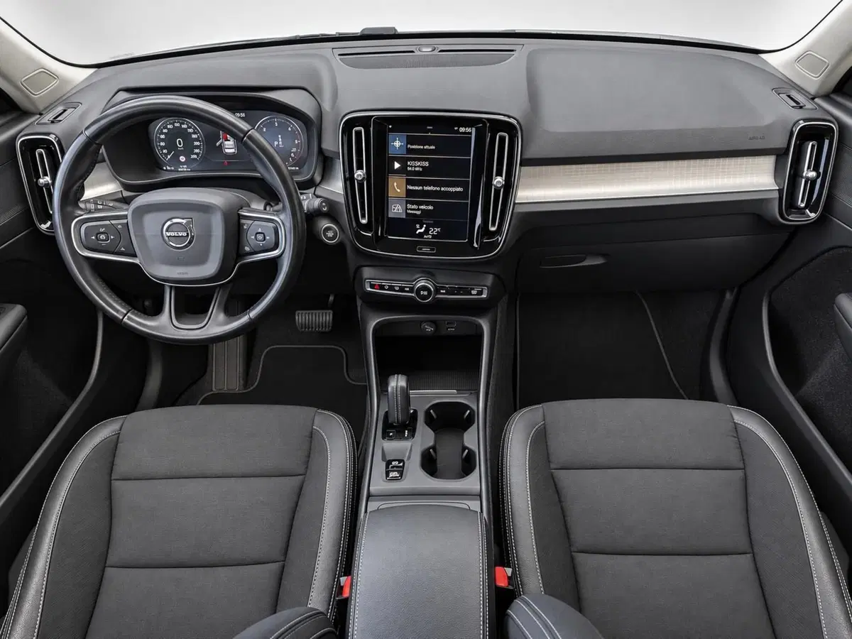 Volvo XC40 usata a Pescara (8)