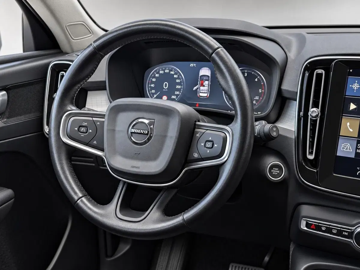 Volvo XC40 usata a Pescara (9)