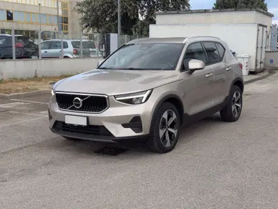 Volvo XC40 B3 automatico Core del 2022 usata a Pescara