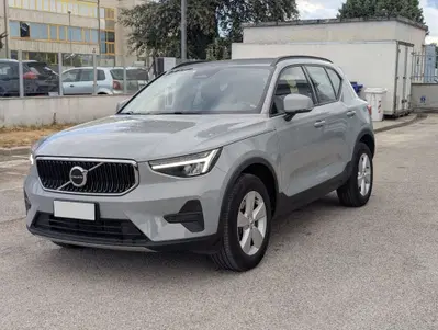 Volvo XC40 B3 automatico Essential del 2023 usata a Pescara