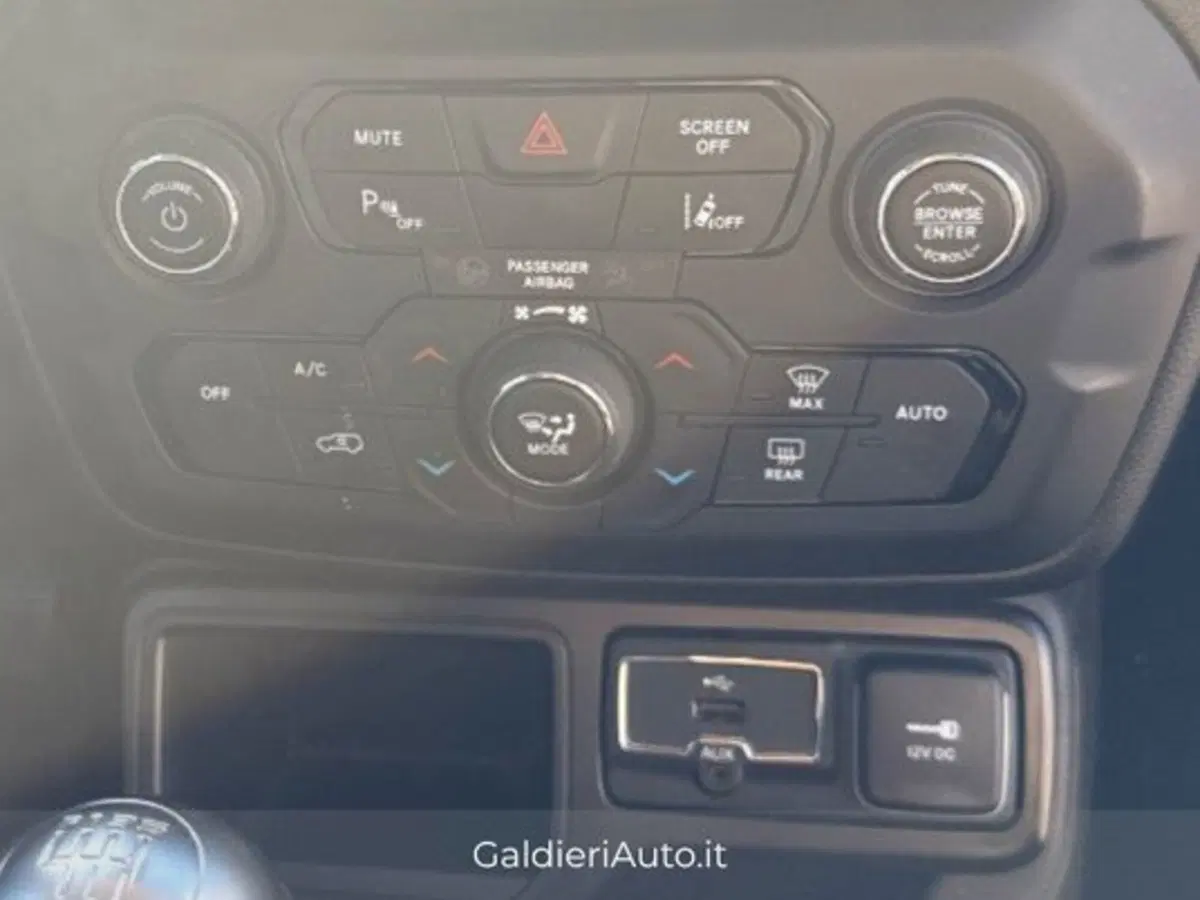Jeep Renegade usata a Salerno (17)
