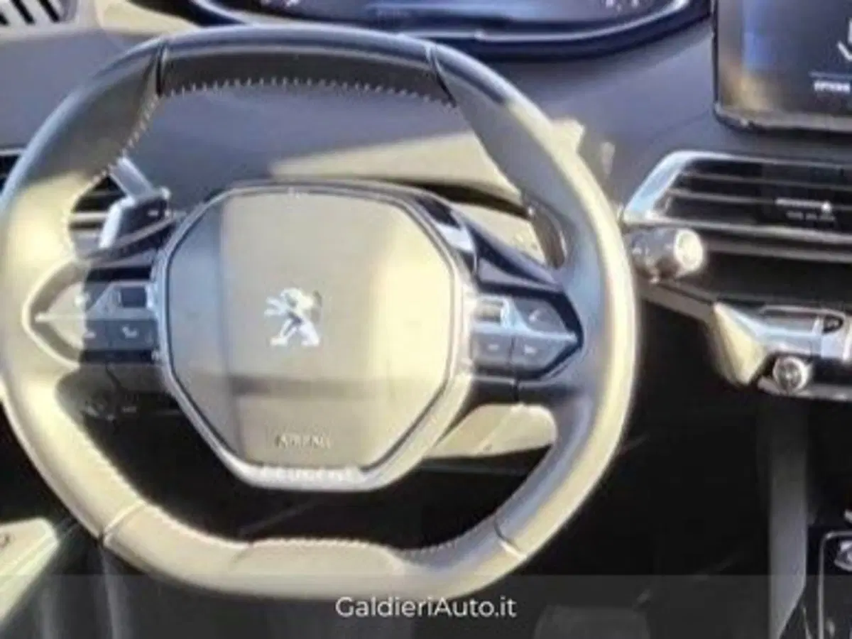 Peugeot 3008 usata a Salerno (9)