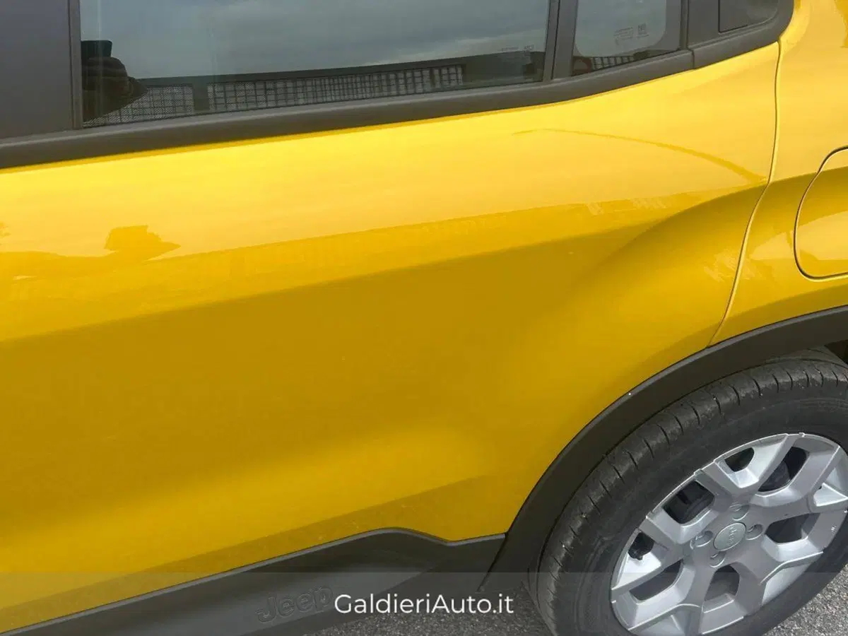 Jeep Avenger usata a Salerno (18)