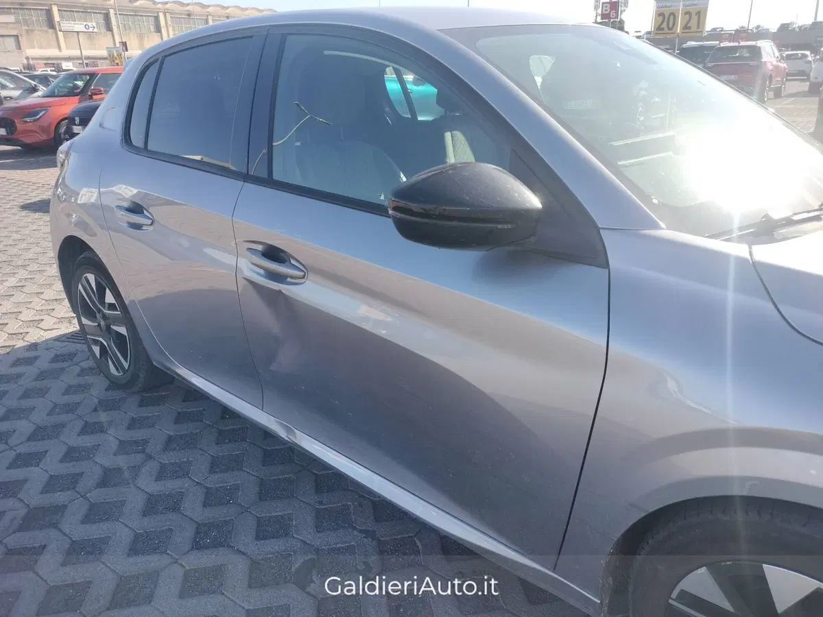 Peugeot 208 usata a Salerno (13)