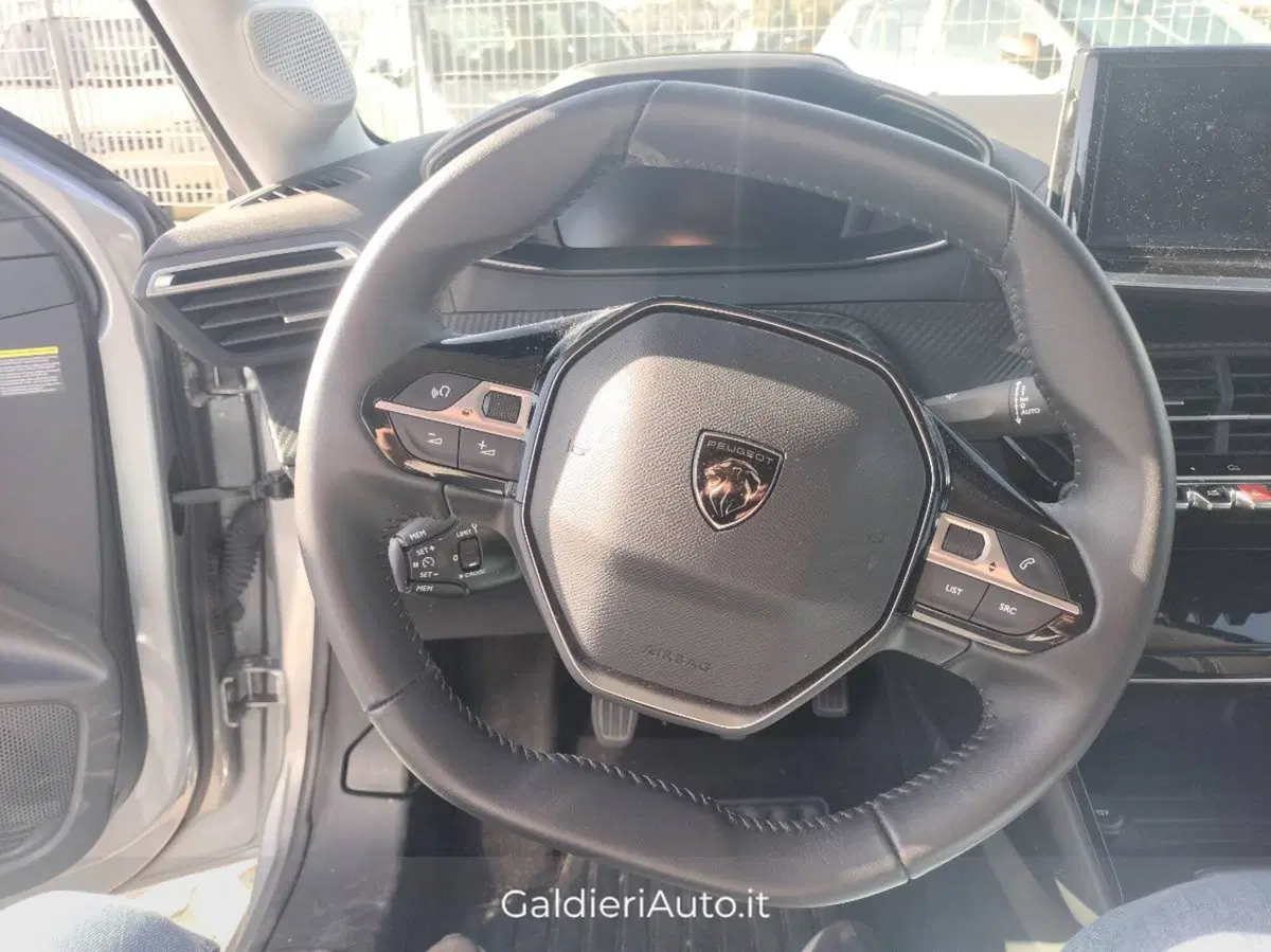 Peugeot 208 usata a Salerno (17)