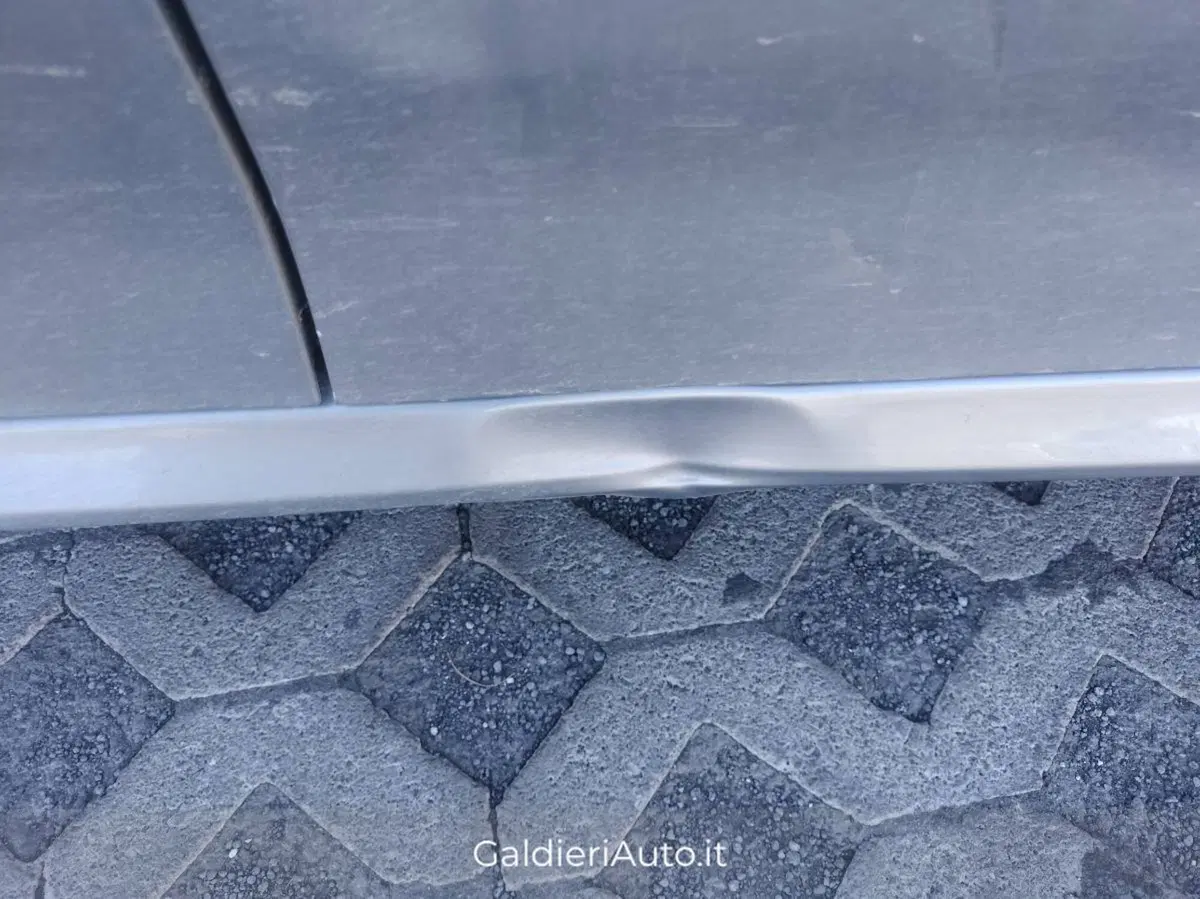 Peugeot 208 usata a Salerno (7)