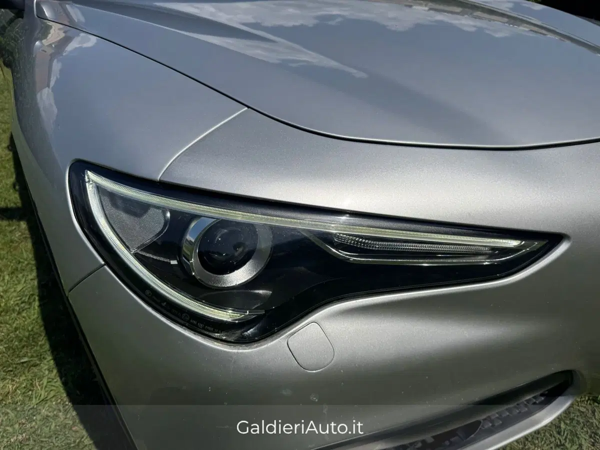 Alfa Romeo Stelvio usata a Salerno (13)