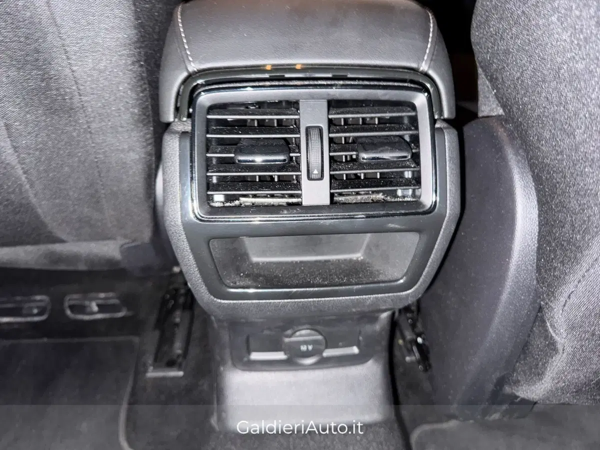 Skoda Karoq usata a Salerno (13)
