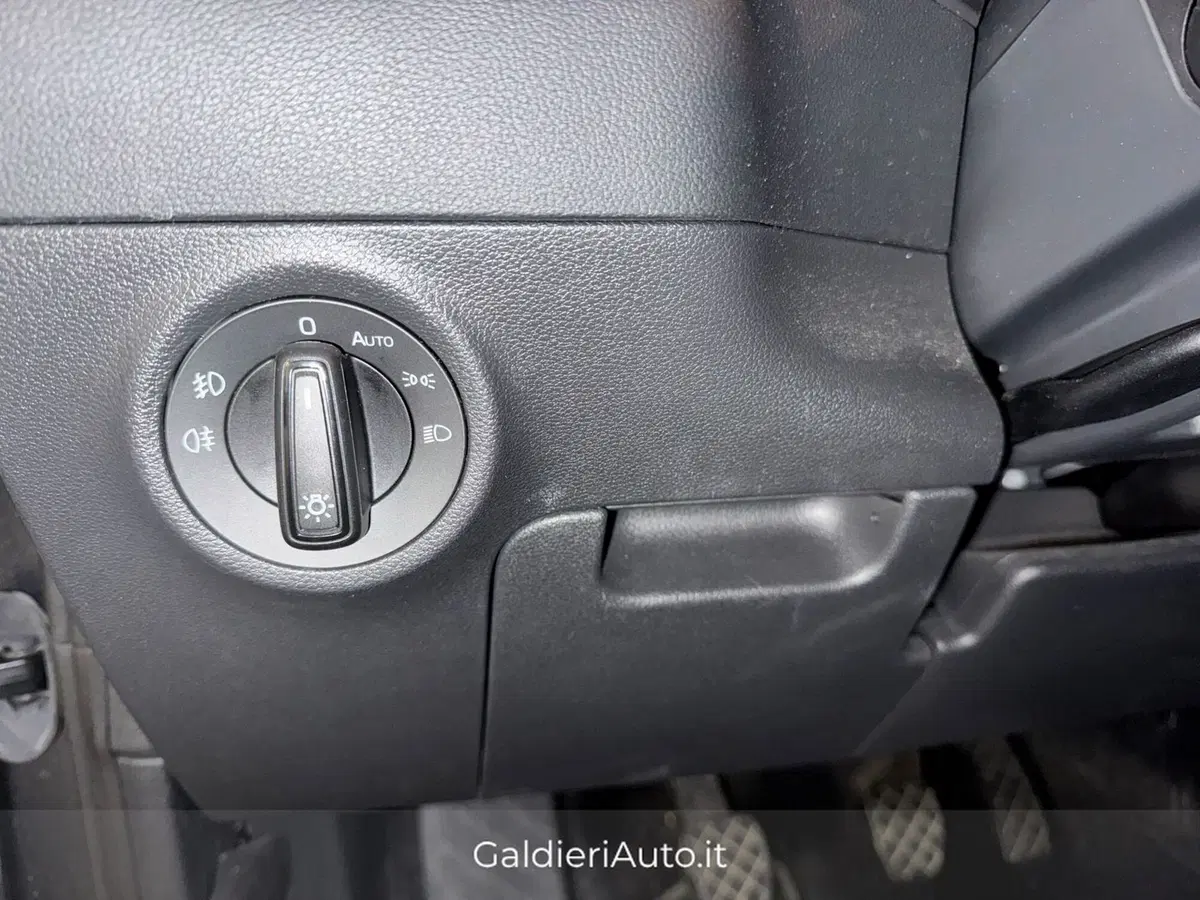 Skoda Karoq usata a Salerno (17)