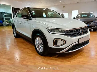 Volkswagen T-Roc 1.0 TSI Life del 2023 usata a Fisciano