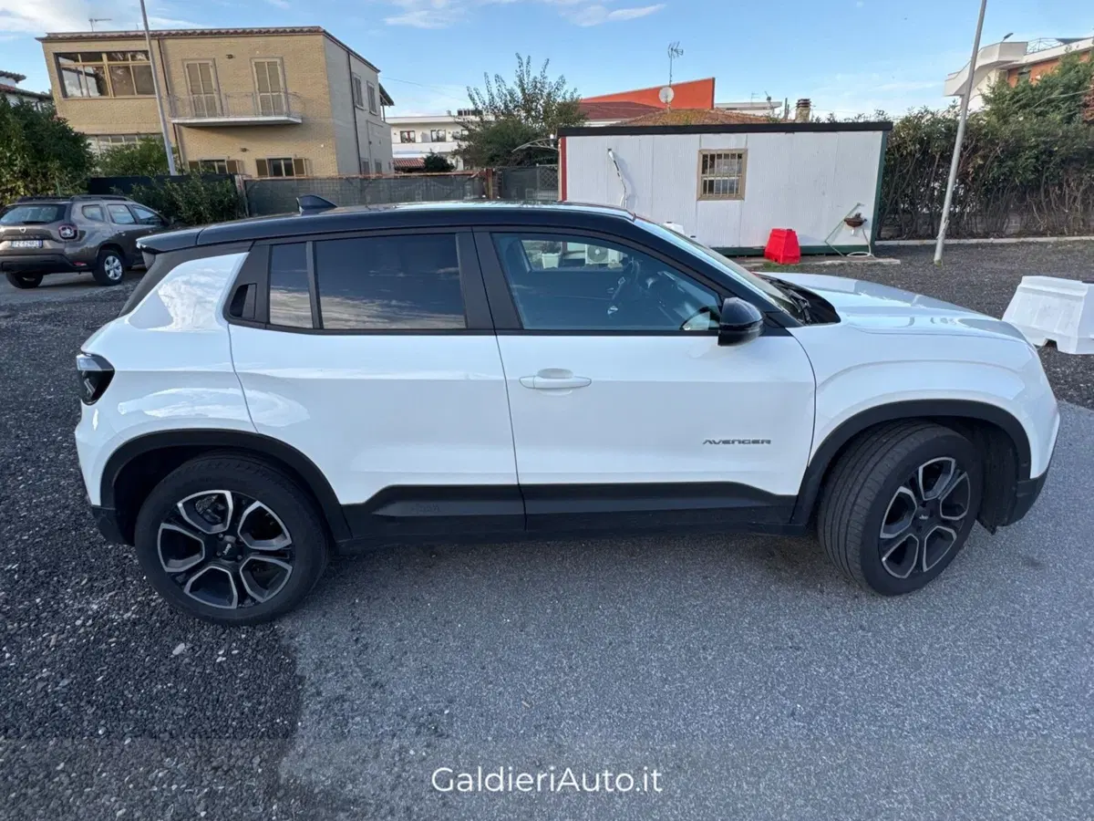 Jeep Avenger usata a Salerno (13)