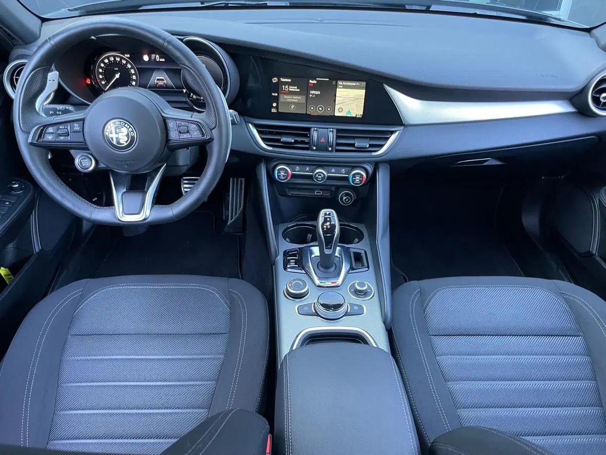 Alfa Romeo Giulia usata a Ancona (10)