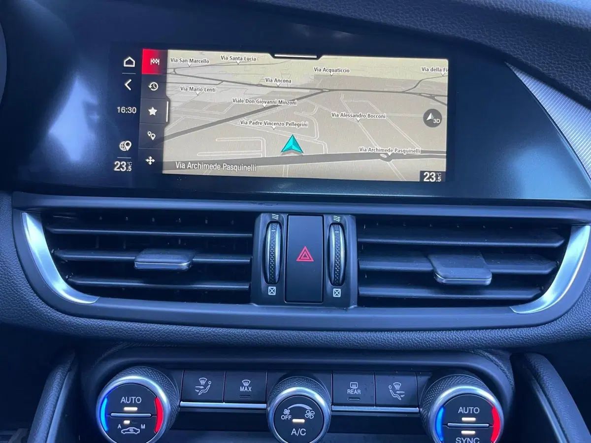 Alfa Romeo Giulia usata a Ancona (13)